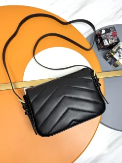 Alternative view of SAINT LAURENT Shoulder Bags Lamb Leather (Black-Gold) 20X14X5CM D70202608082299