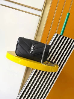SAINT LAURENT Shoulder Bags Lamb Leather (Black-Silver) 20X12X6CM E20202608080406