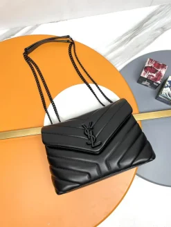 SAINT LAURENT Shoulder Bags Leather (Black) 23X17X9CM E00202608082144