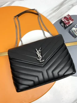 SAINT LAURENT Shoulder Bags Leather (Black-Silver) 31X22X10CM E50202608082148