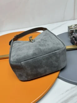 Alternative view of SAINT LAURENT Shoulder Bags Leather (Gray-Gold) 23X22X8CM E10202608082350