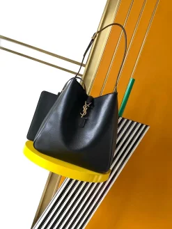 SAINT LAURENT Shoulder Bags Smooth Leather (Black-Gold) 30X31X13CM F80202608080611
