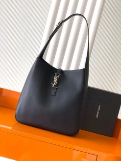 SAINT LAURENT Shoulder Bags Smooth Leather (Black-Silver) 30X31X13CM F60202608081400