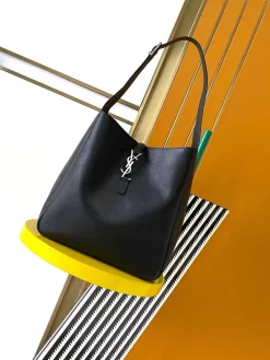 SAINT LAURENT Shoulder Bags Smooth Leather (Black-Silver) 30X31X13CM F80202608080604