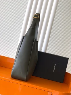 Alternative view of SAINT LAURENT Shoulder Bags Smooth Leather (Green-Gold) 30X31X13CM F60202608081398