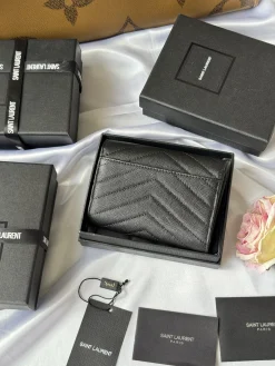 Alternative view of SAINT LAURENT Wallet Bags Calfskin Leather (Black) 13X9X3CM A60202608081346