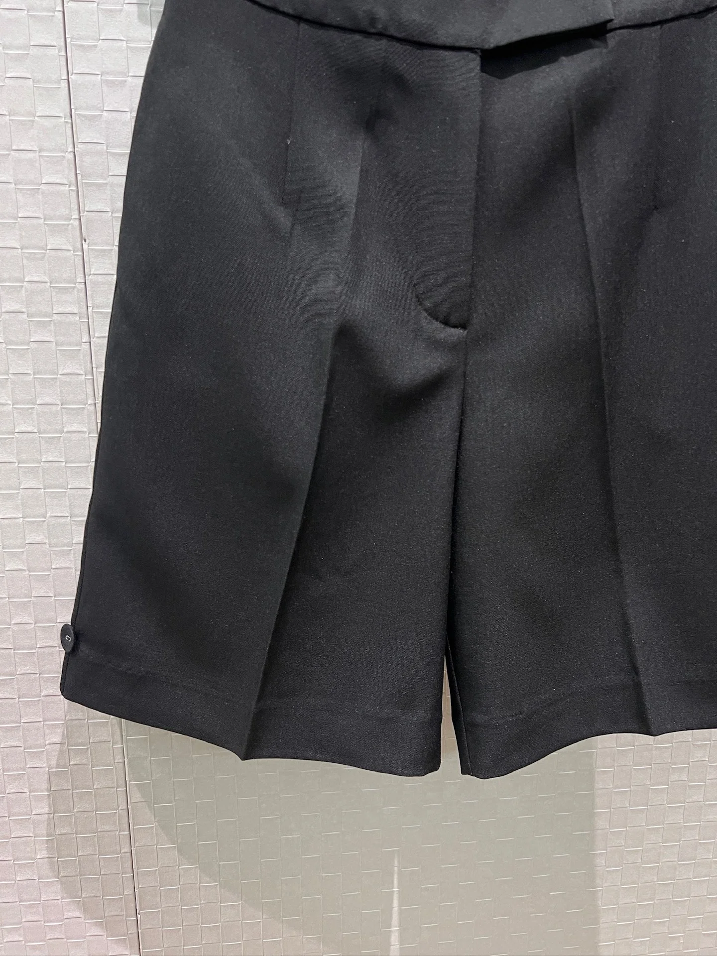 THOM BROWNE Shorts Cotton S-M-L B50202608042383 - Image 3