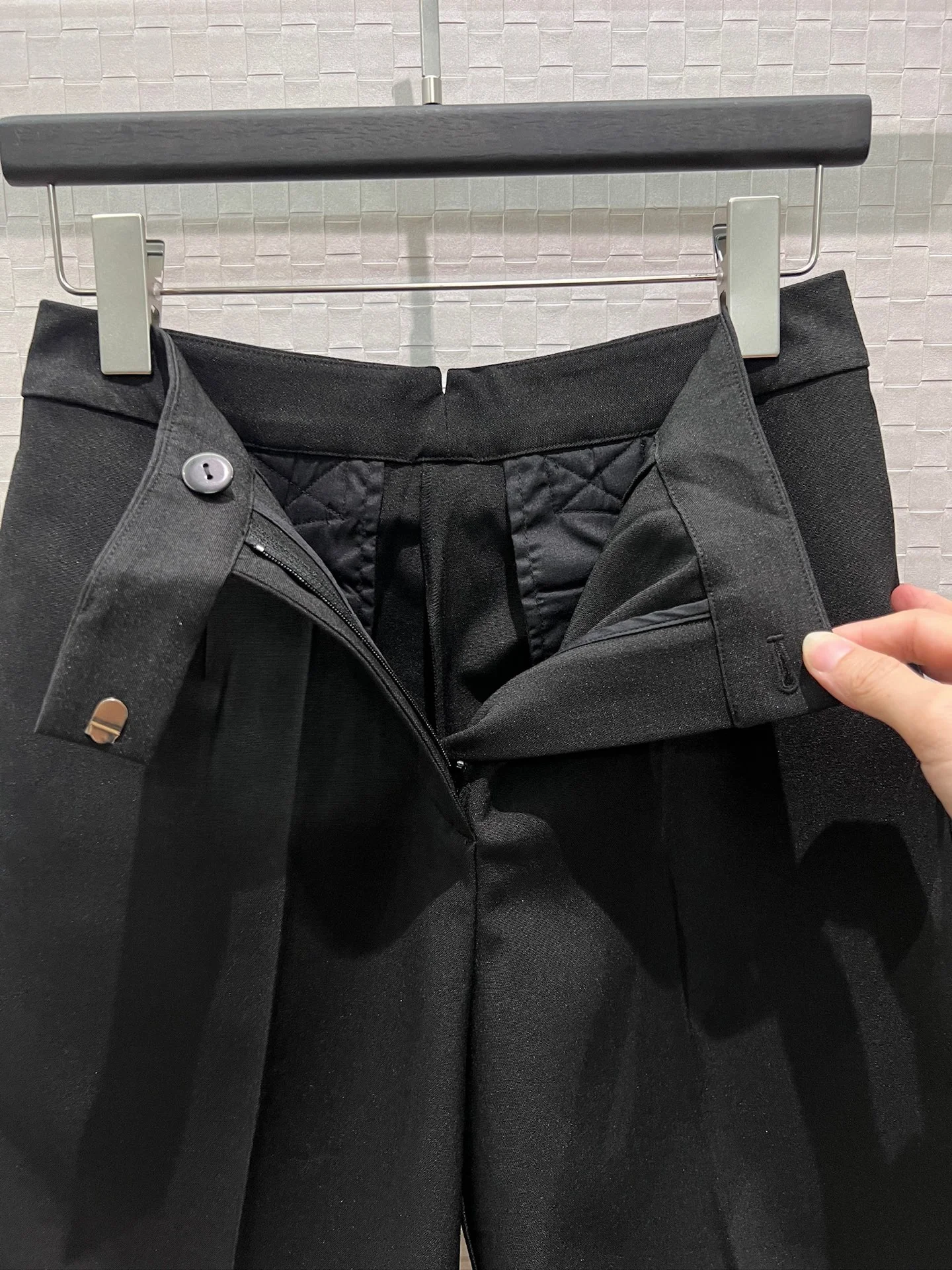 THOM BROWNE Shorts Cotton S-M-L B50202608042383 - Image 5