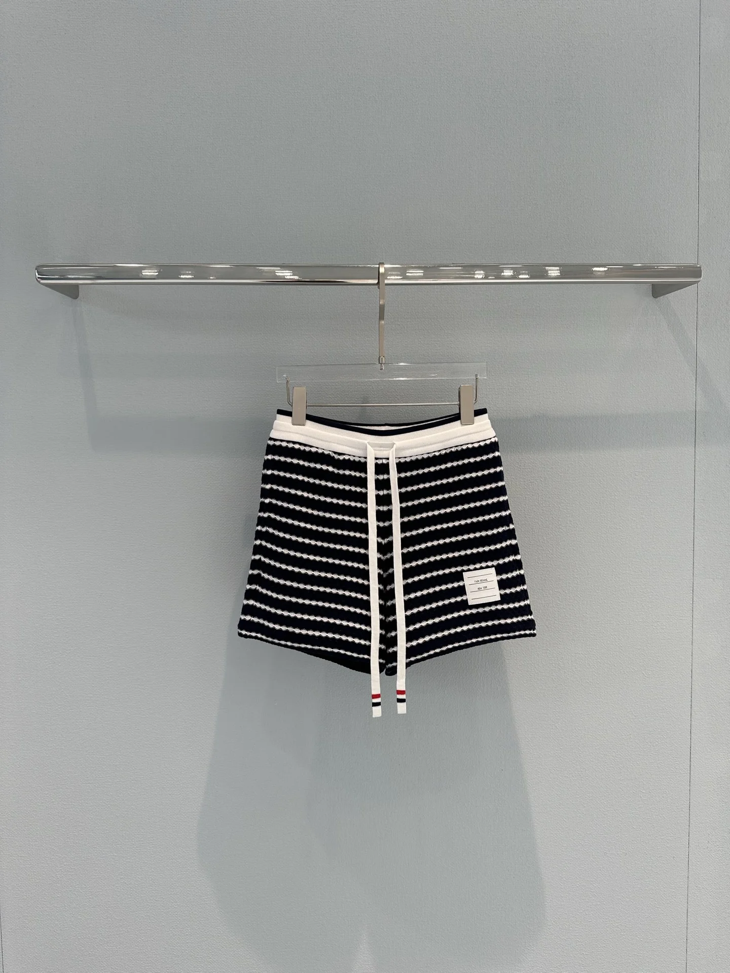 THOM BROWNE Shorts S-L B15202608042780