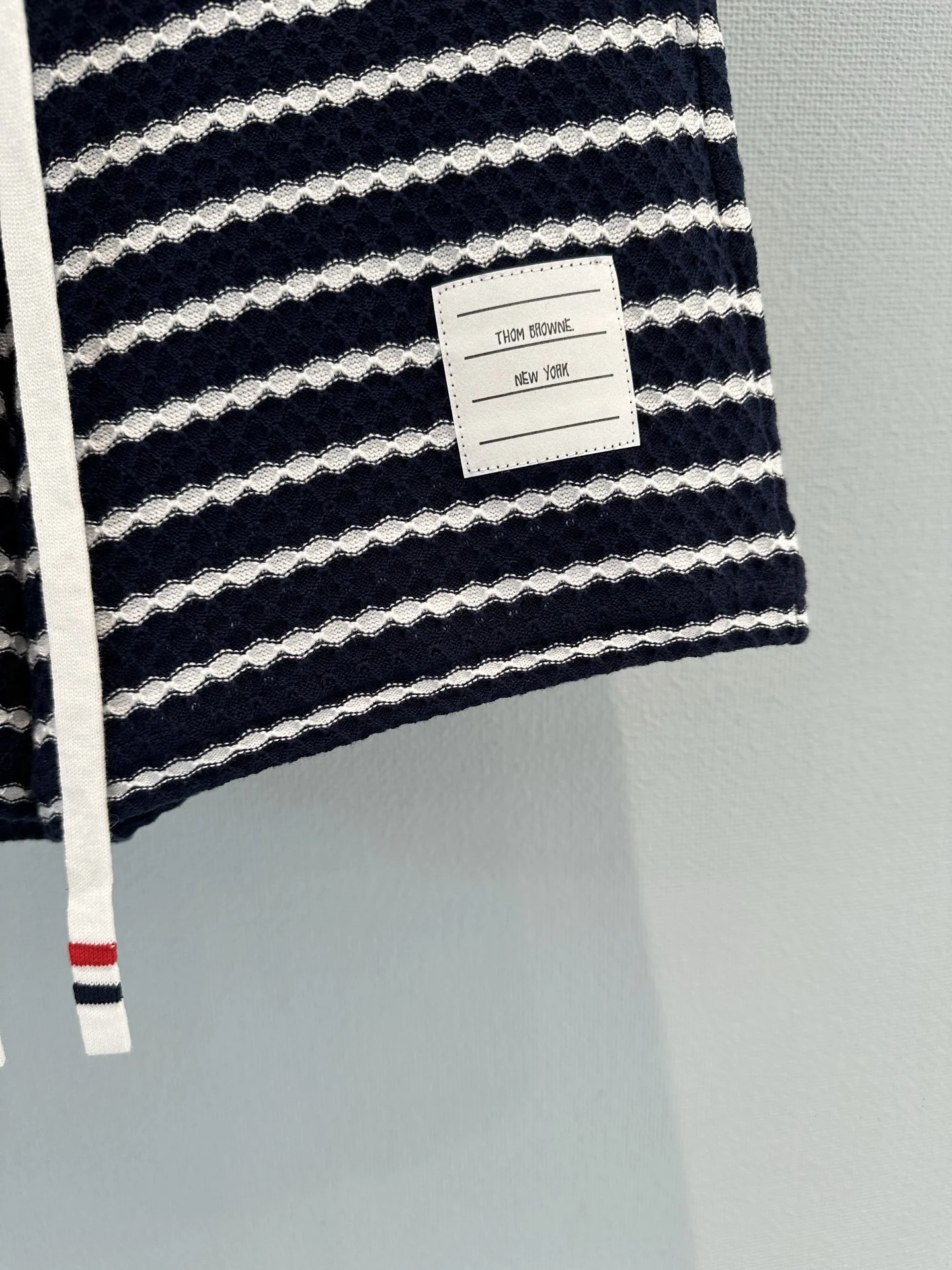 THOM BROWNE Shorts S-L B15202608042780 - Image 10