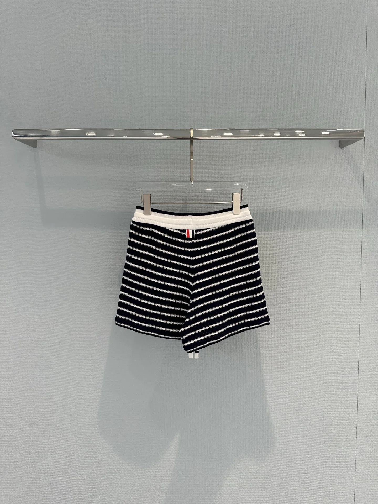 THOM BROWNE Shorts S-L B15202608042780 - Image 11