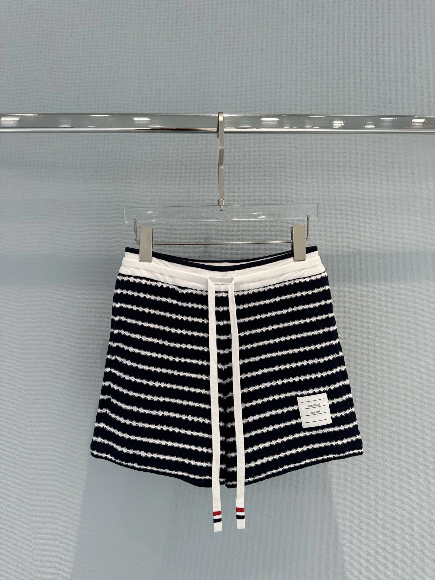 THOM BROWNE Shorts S-L B15202608042780 - Image 5