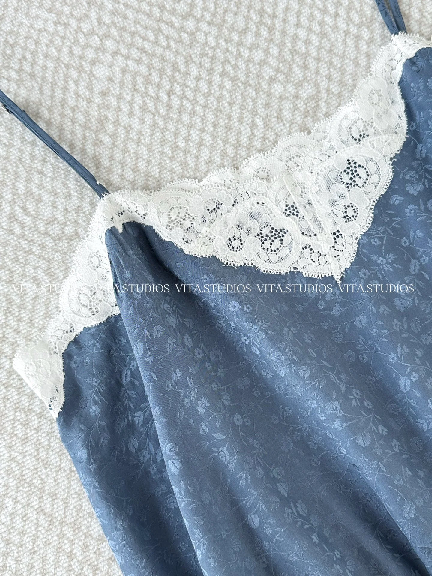 Uncategorized T-shirts Silk S-M-L C90202608042060 - Image 3