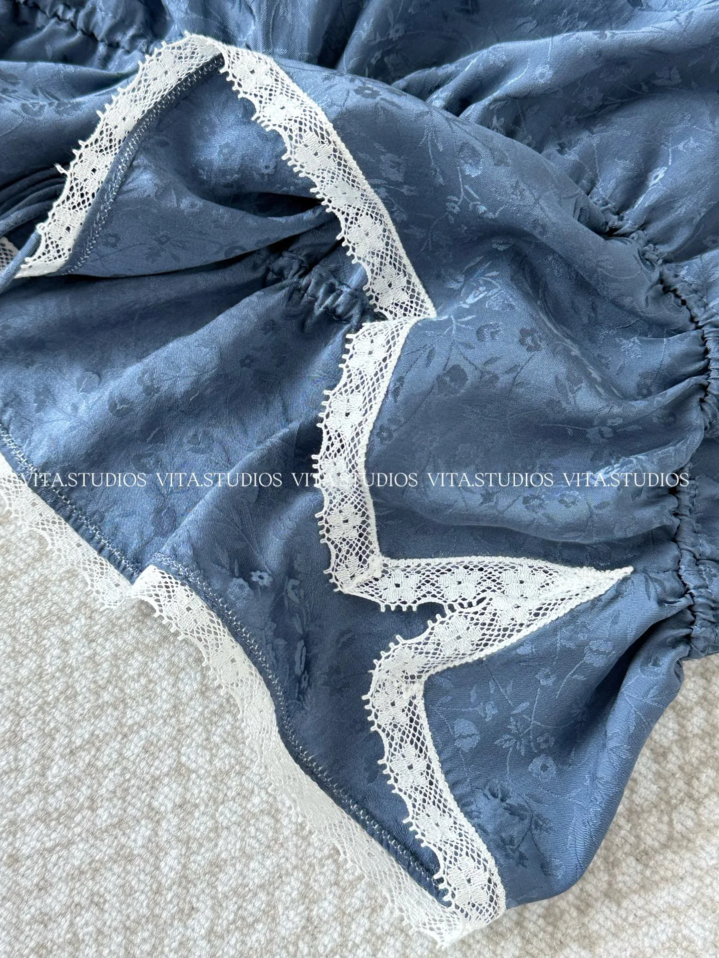 Uncategorized T-shirts Silk S-M-L C90202608042060 - Image 4