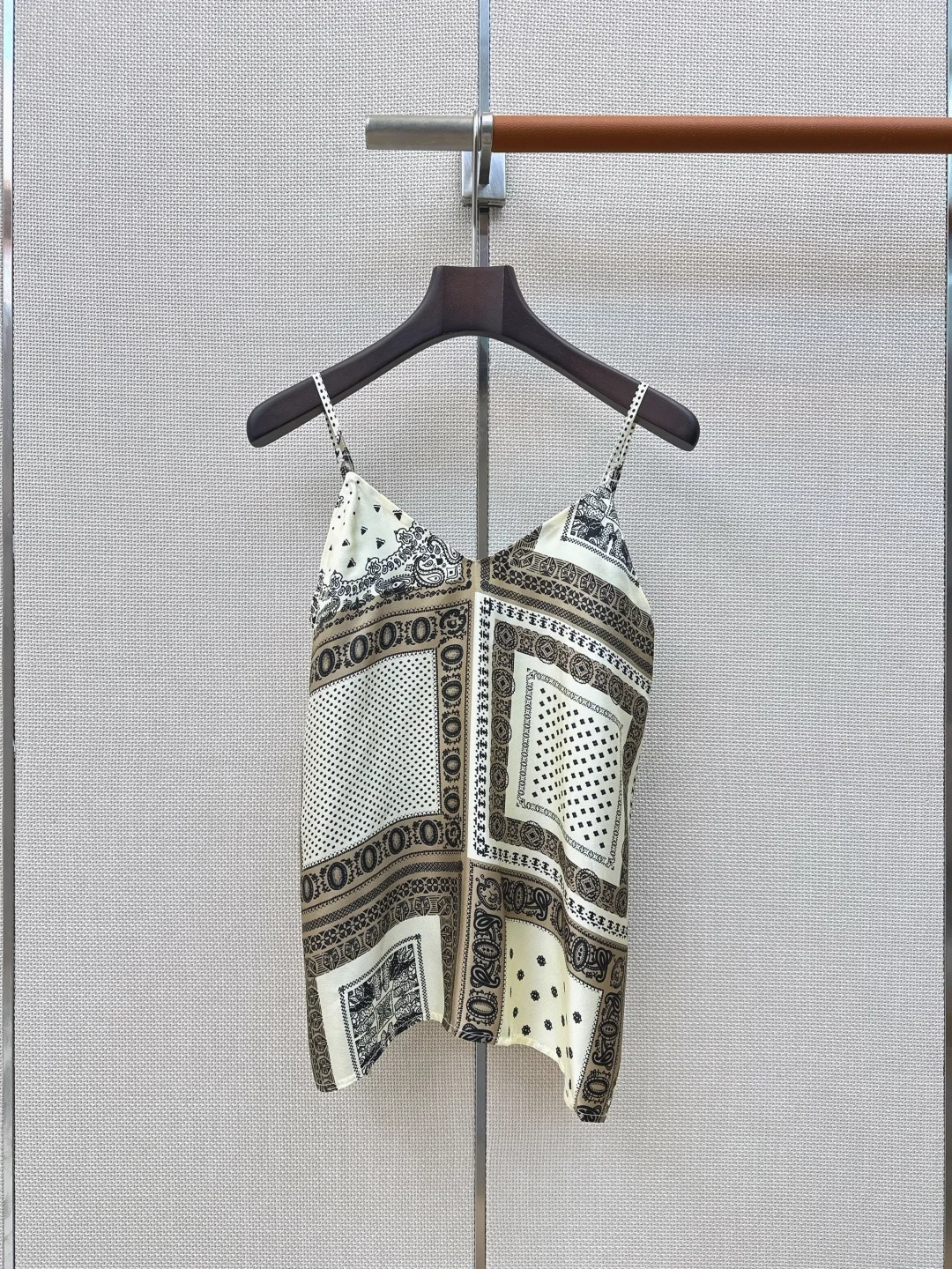 Uncategorized Vests Silk S-M-L B45202608040723