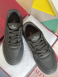 VALENTINO Sneakers C20202608031309