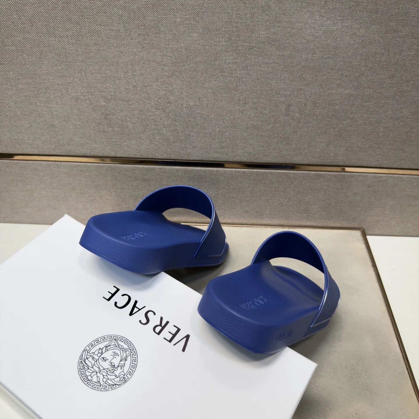 VERSACE Slides Mixed Material EU38-46 A10202608030496 - Image 9