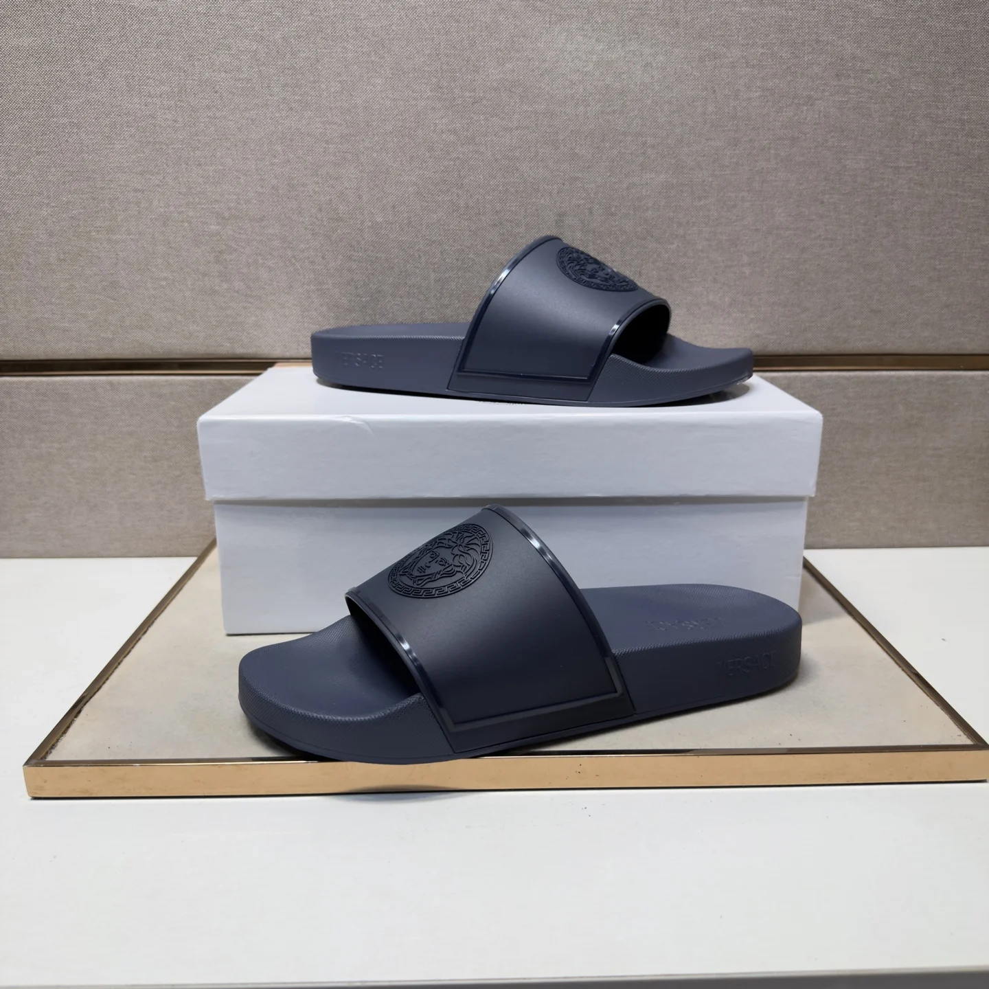 VERSACE Slides Mixed Materials EU38-46 A10202608030498 - Image 4