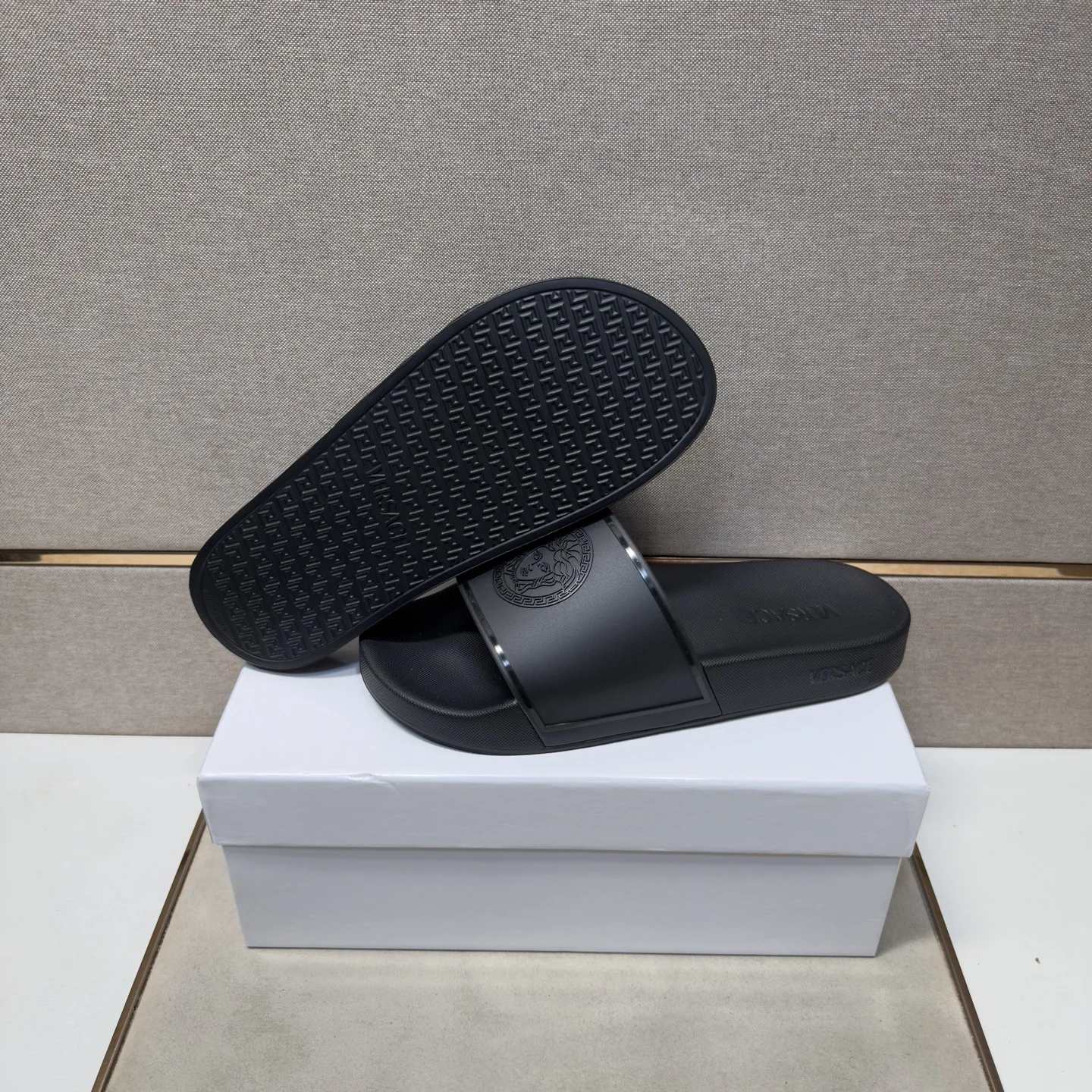 VERSACE Slides Mixed Materials EU38-46 A10202608030500 - Image 8