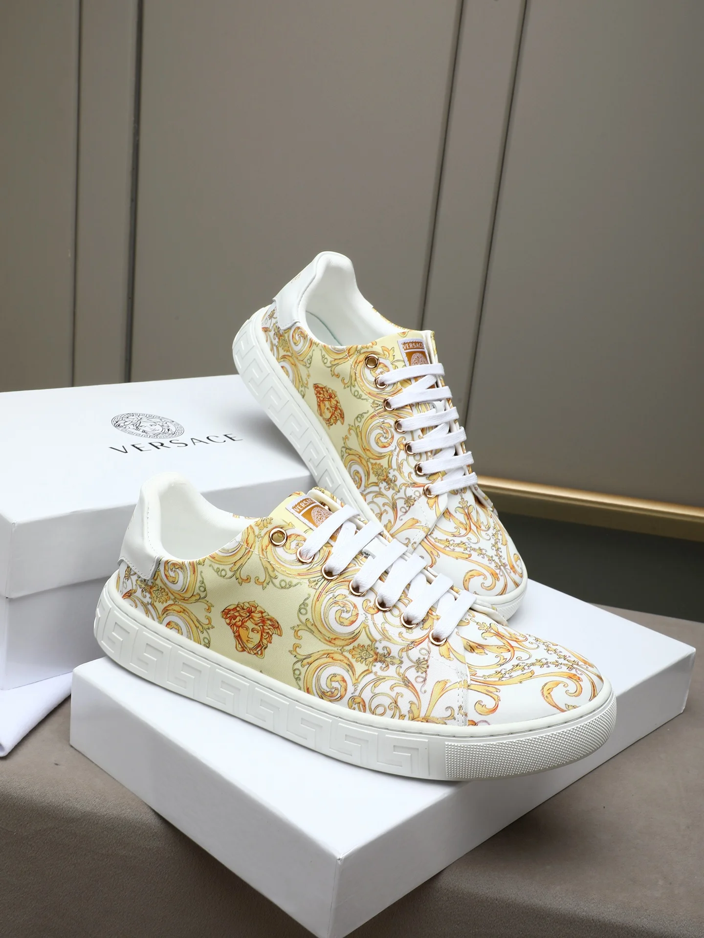 VERSACE Sneakers A90202608030385 - Image 4