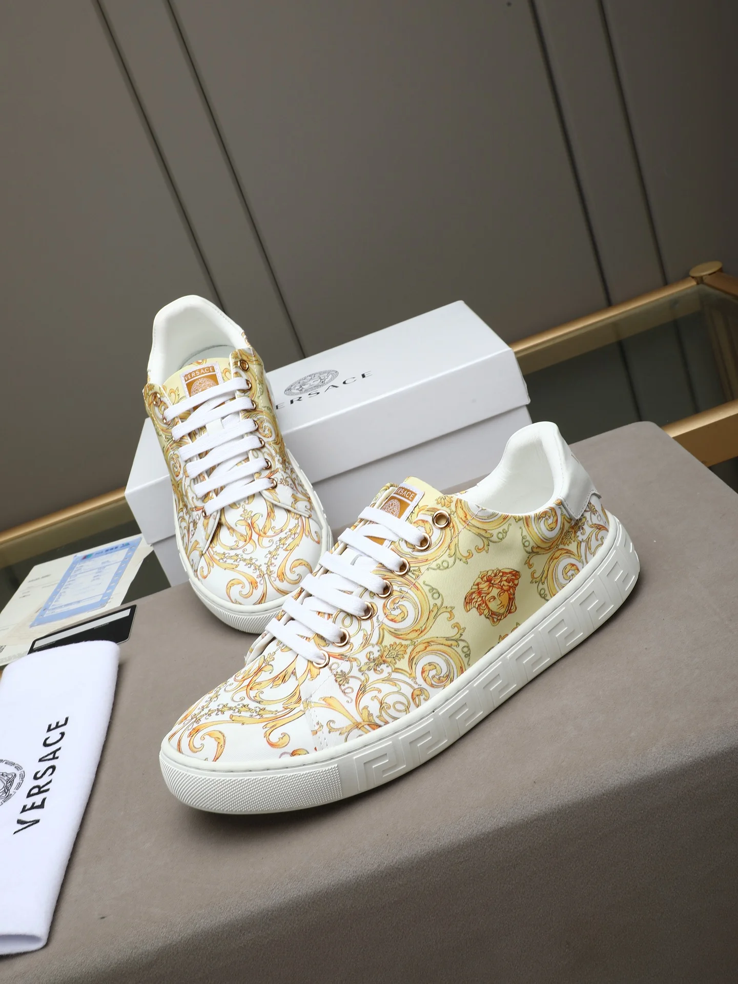 VERSACE Sneakers A90202608030385 - Image 7