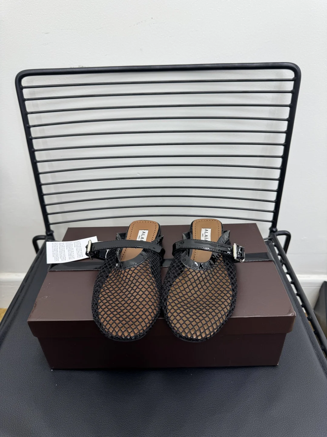 ALAIA Flats Black-Brown B20202609110482