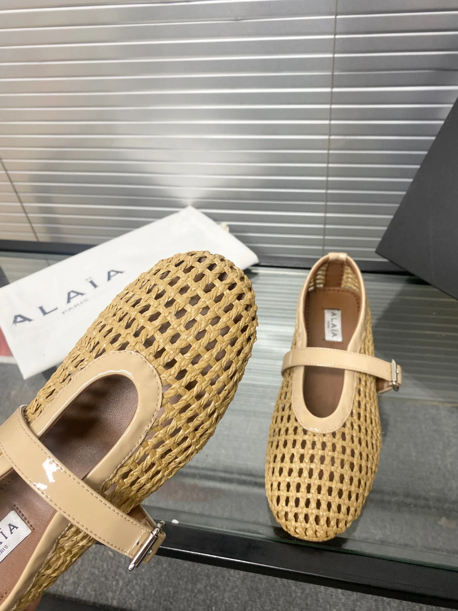 ALAIA Flats Calf Leather Beige-Tan EU35-41 B70202609110461 - Image 7