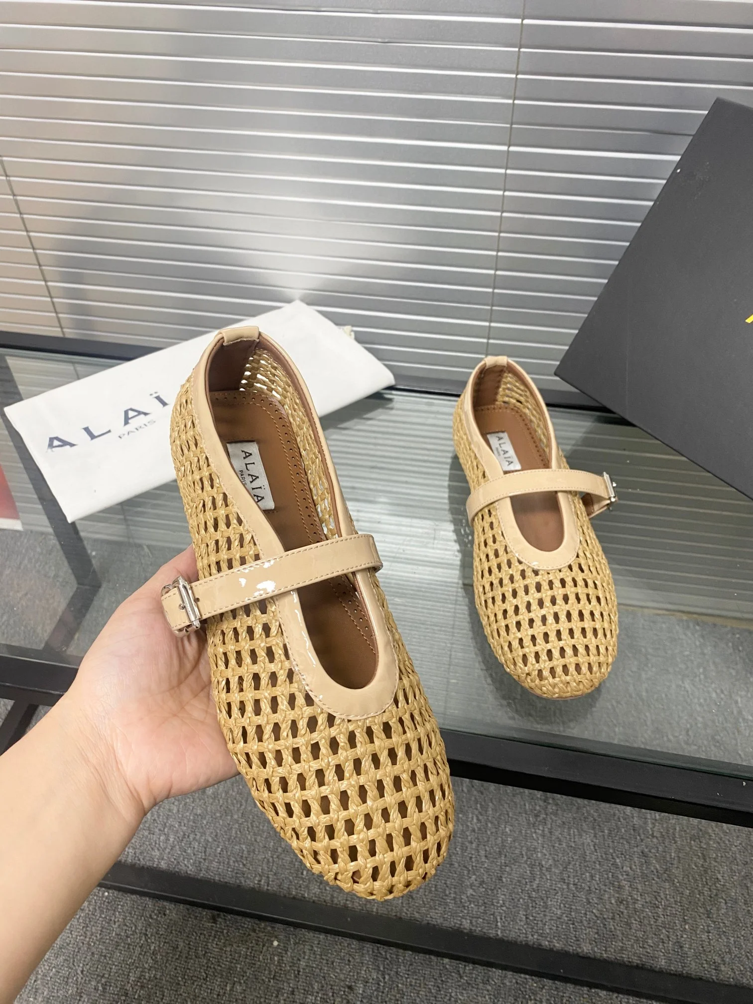 ALAIA Flats Calf Leather Beige-Tan EU35-41 B70202609110461 - Image 8