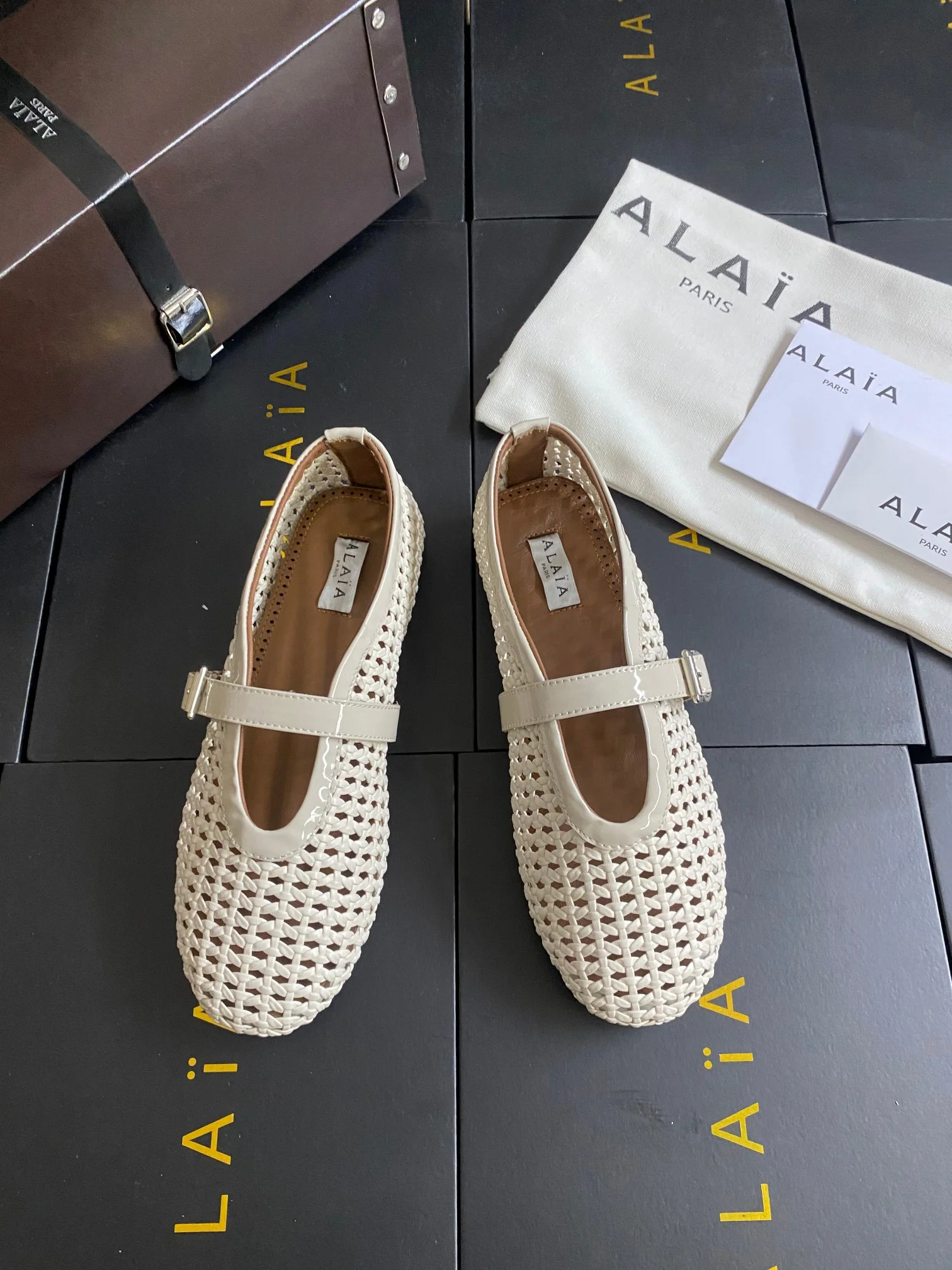 ALAIA Flats Calf Leather Beige-White EU35-41 B60202609110446 - Image 2
