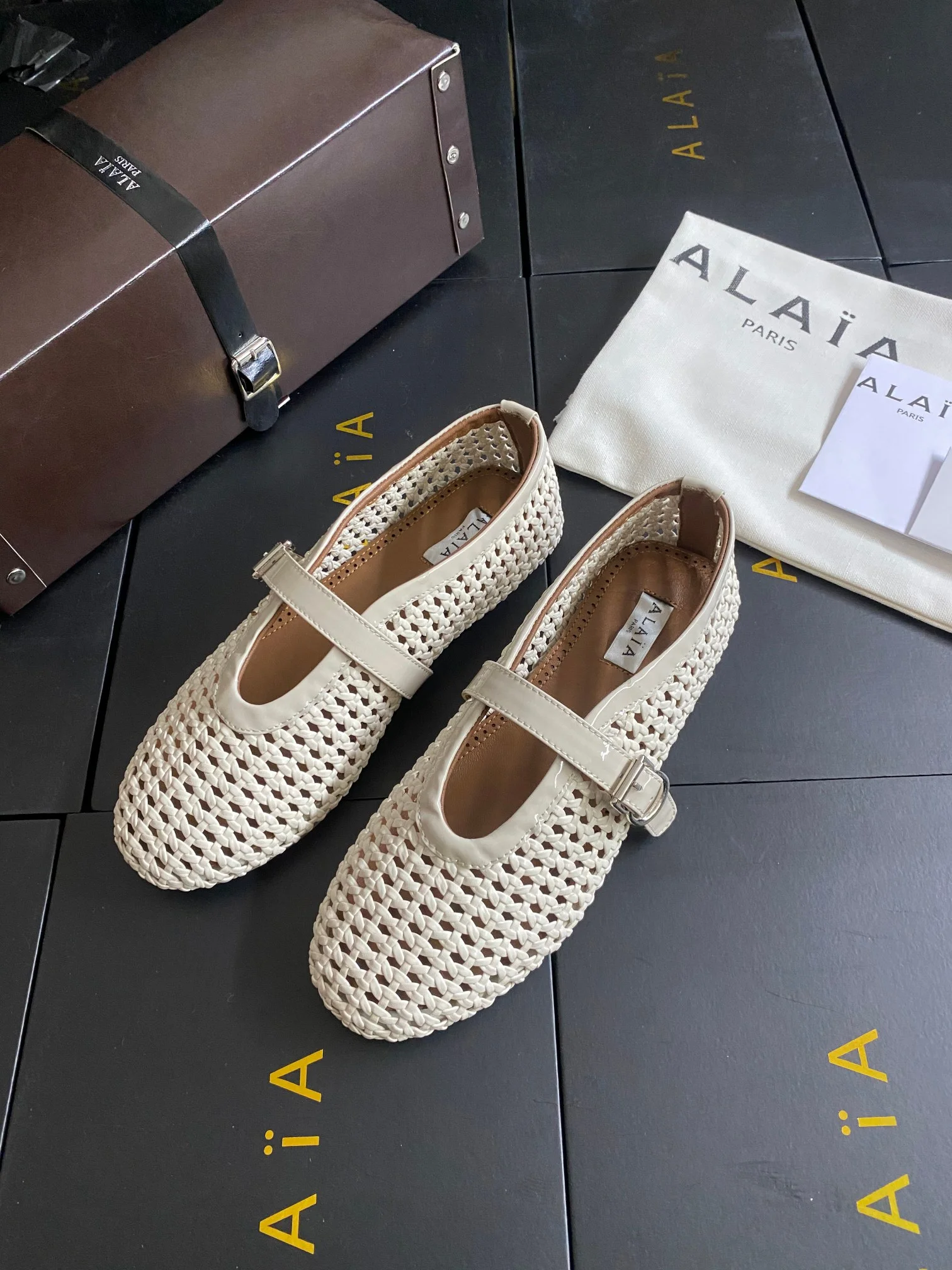 ALAIA Flats Calf Leather Beige-White EU35-41 B60202609110446 - Image 5