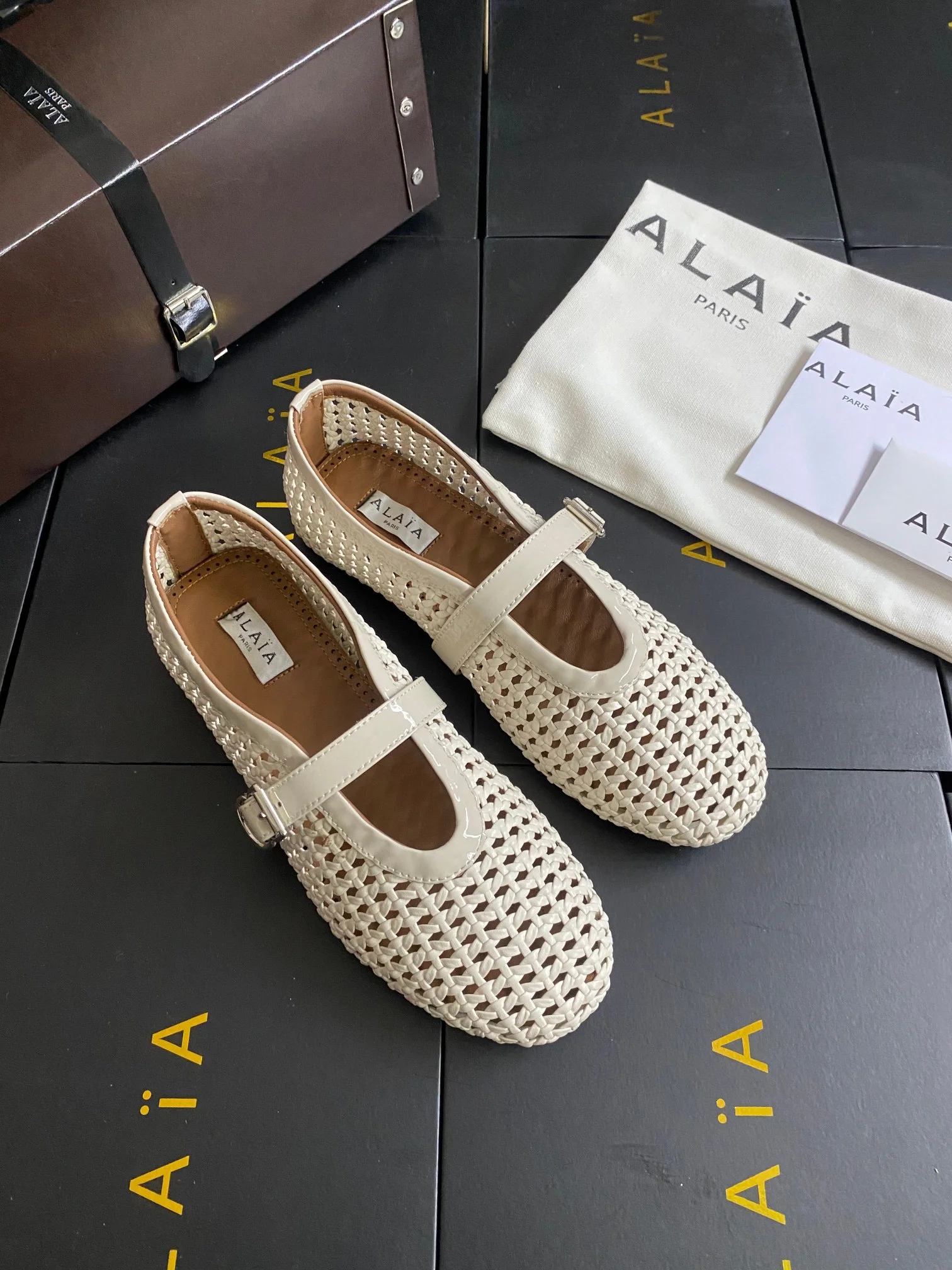 ALAIA Flats Calf Leather Beige-White EU35-41 B60202609110446 - Image 6