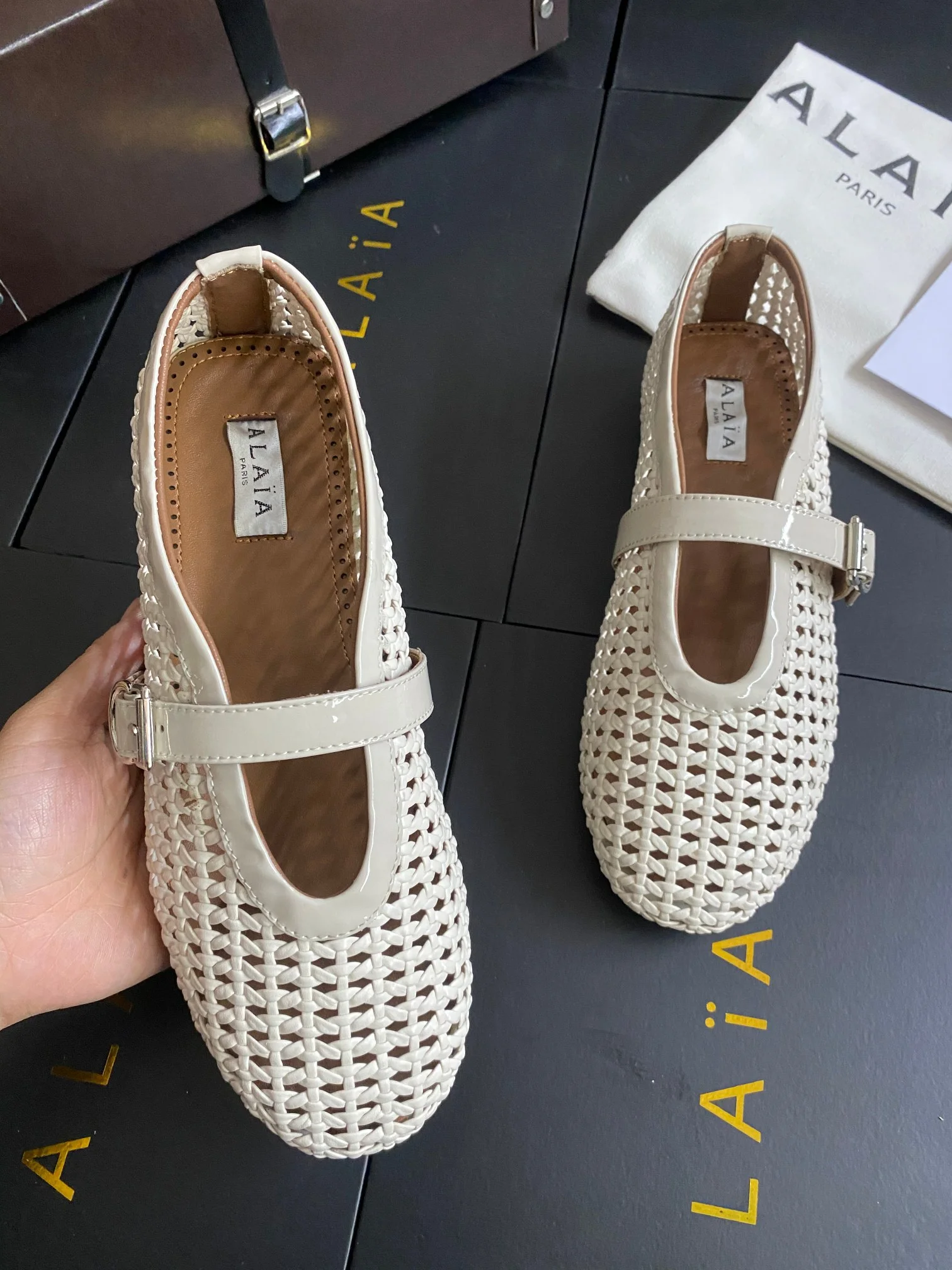 ALAIA Flats Calf Leather Beige-White EU35-41 B60202609110446 - Image 7
