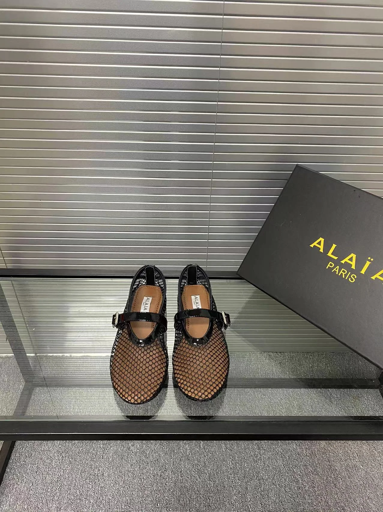 ALAIA Flats Calfskin Leather Black-Brown EU35-41 B50202609110458