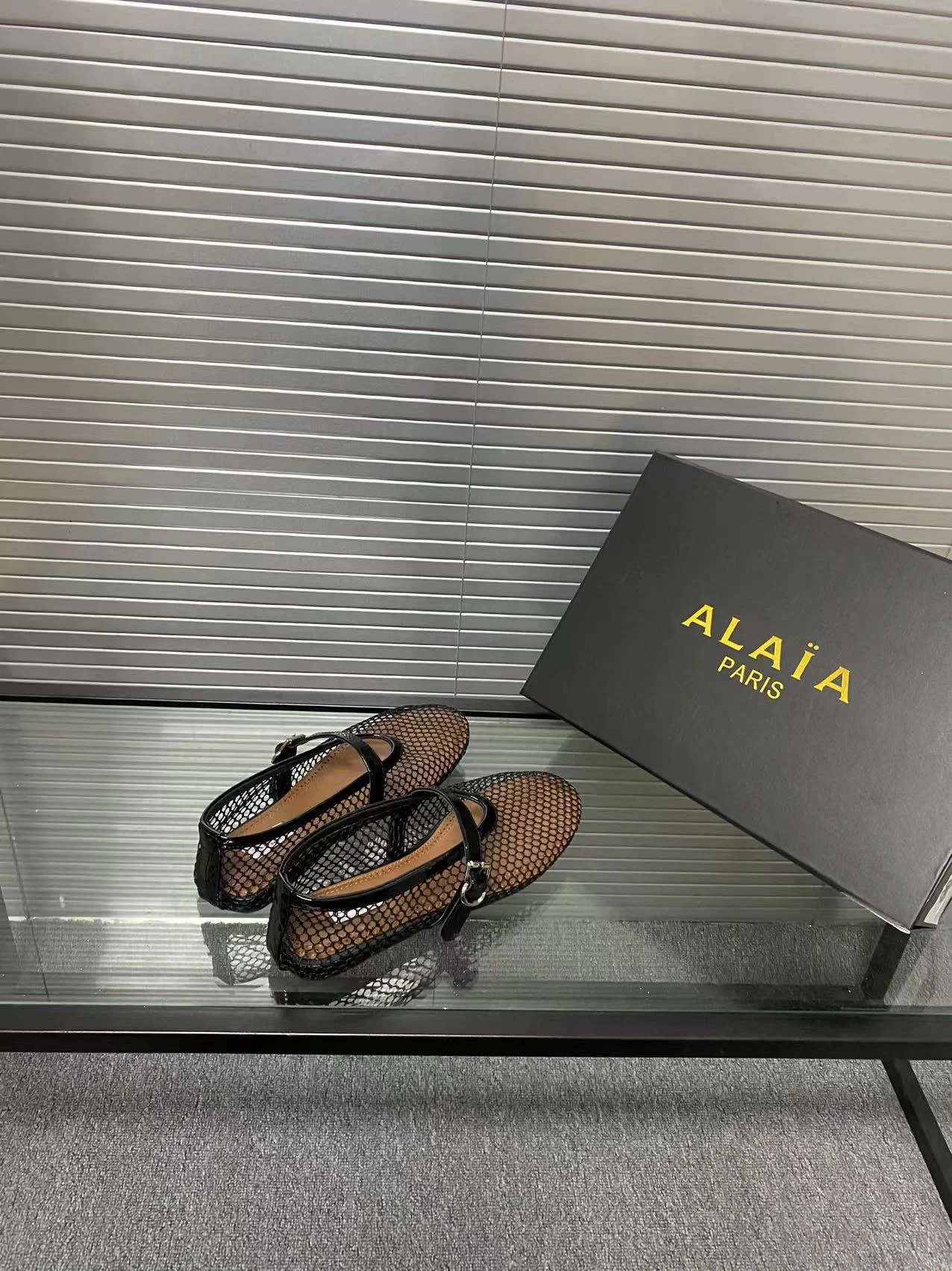 ALAIA Flats Calfskin Leather Black-Brown EU35-41 B50202609110458 - Image 4