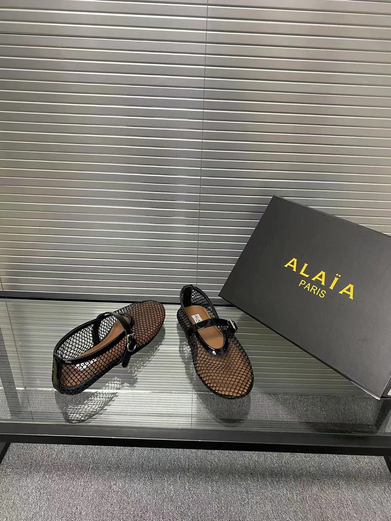 ALAIA Flats Calfskin Leather Black-Brown EU35-41 B50202609110458 - Image 6