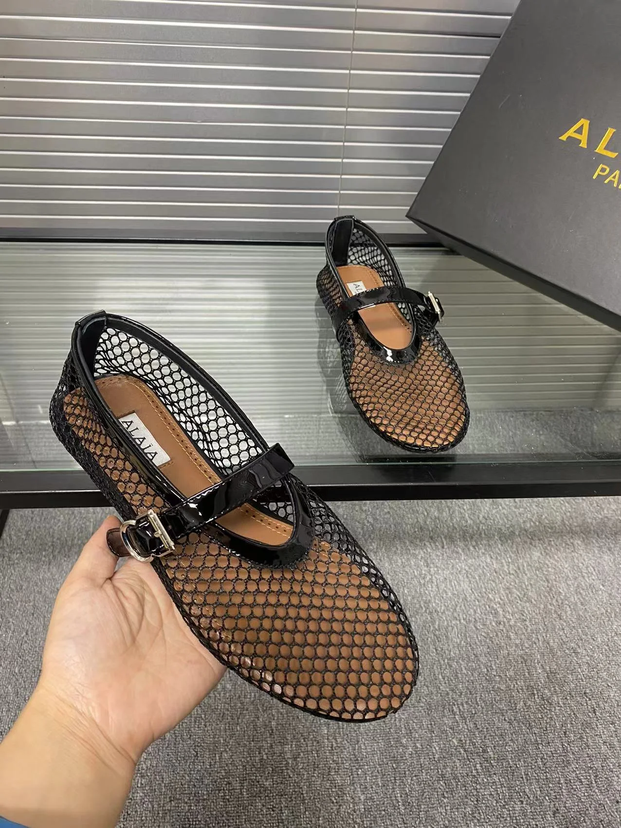 ALAIA Flats Calfskin Leather Black-Brown EU35-41 B50202609110458 - Image 7