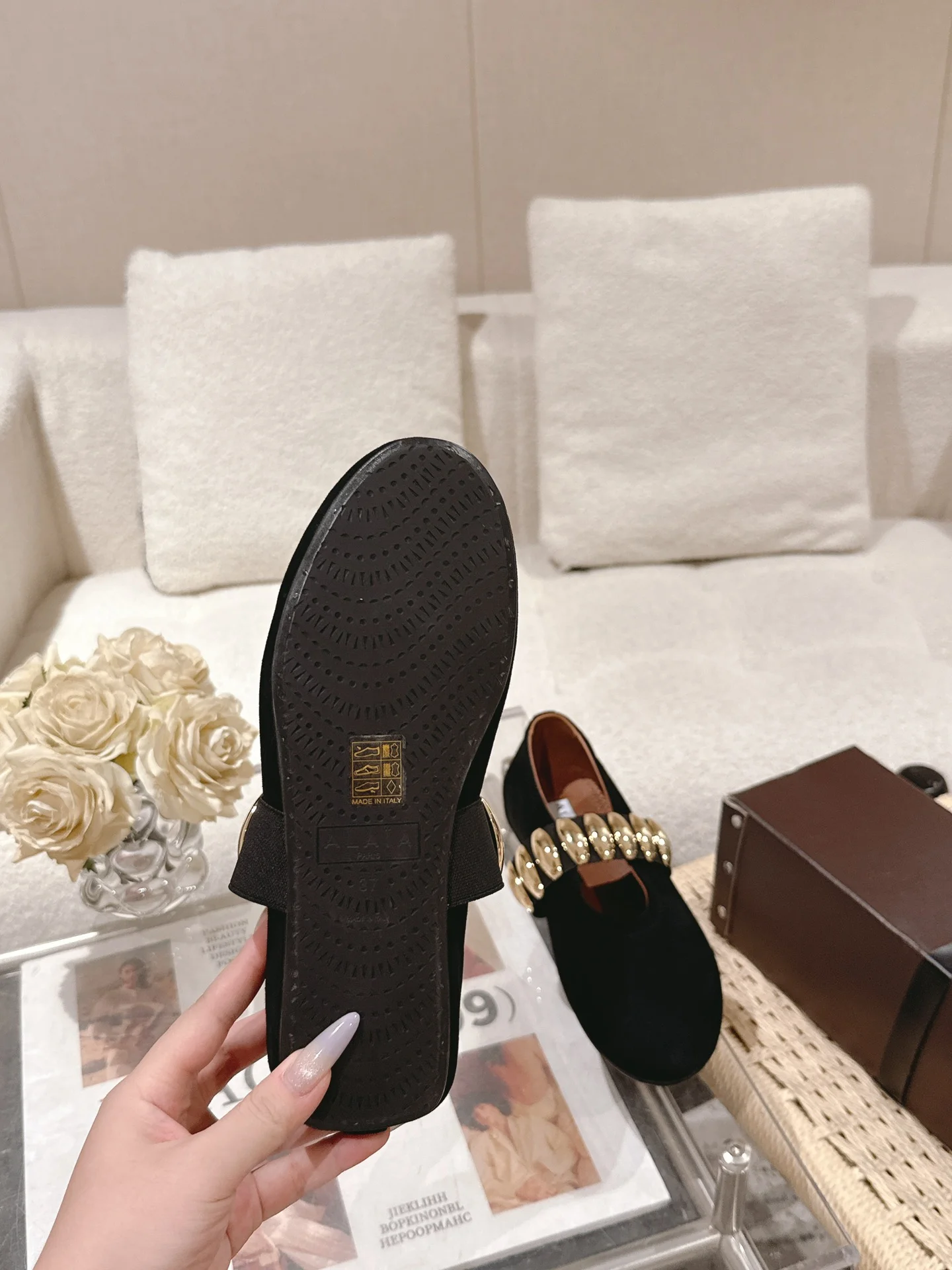 ALAIA Flats Calfskin Leather Black-Gold EU35-41 B50202609110511 - Image 10