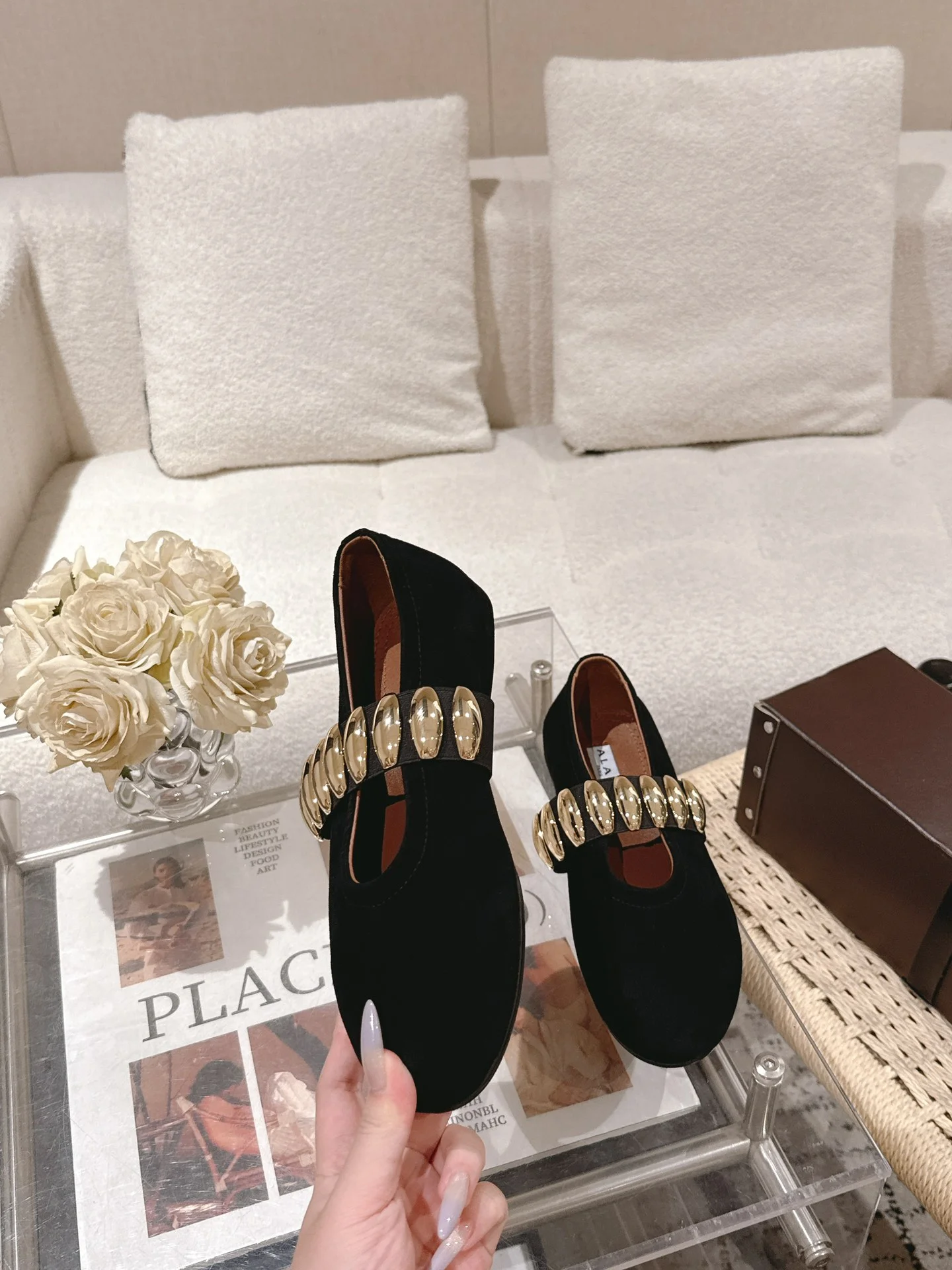 ALAIA Flats Calfskin Leather Black-Gold EU35-41 B50202609110511 - Image 2