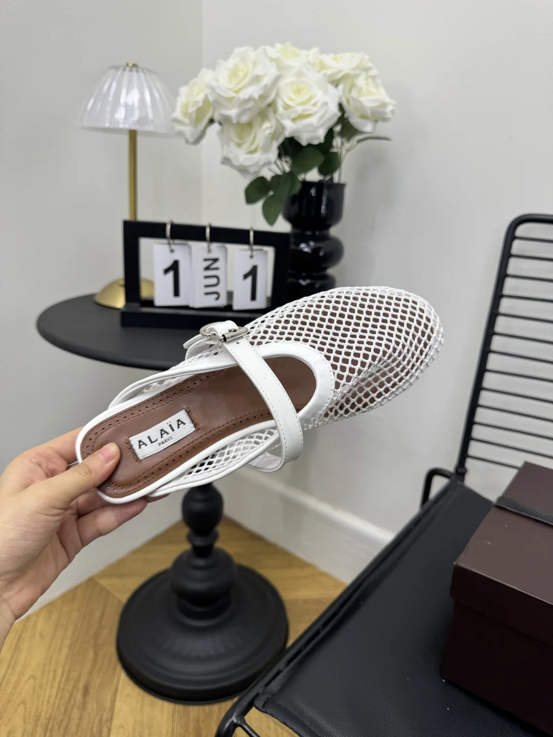 ALAIA Flats Cashmere Sheepskin White-Brown EU35-42 B20202609110481 - Image 4