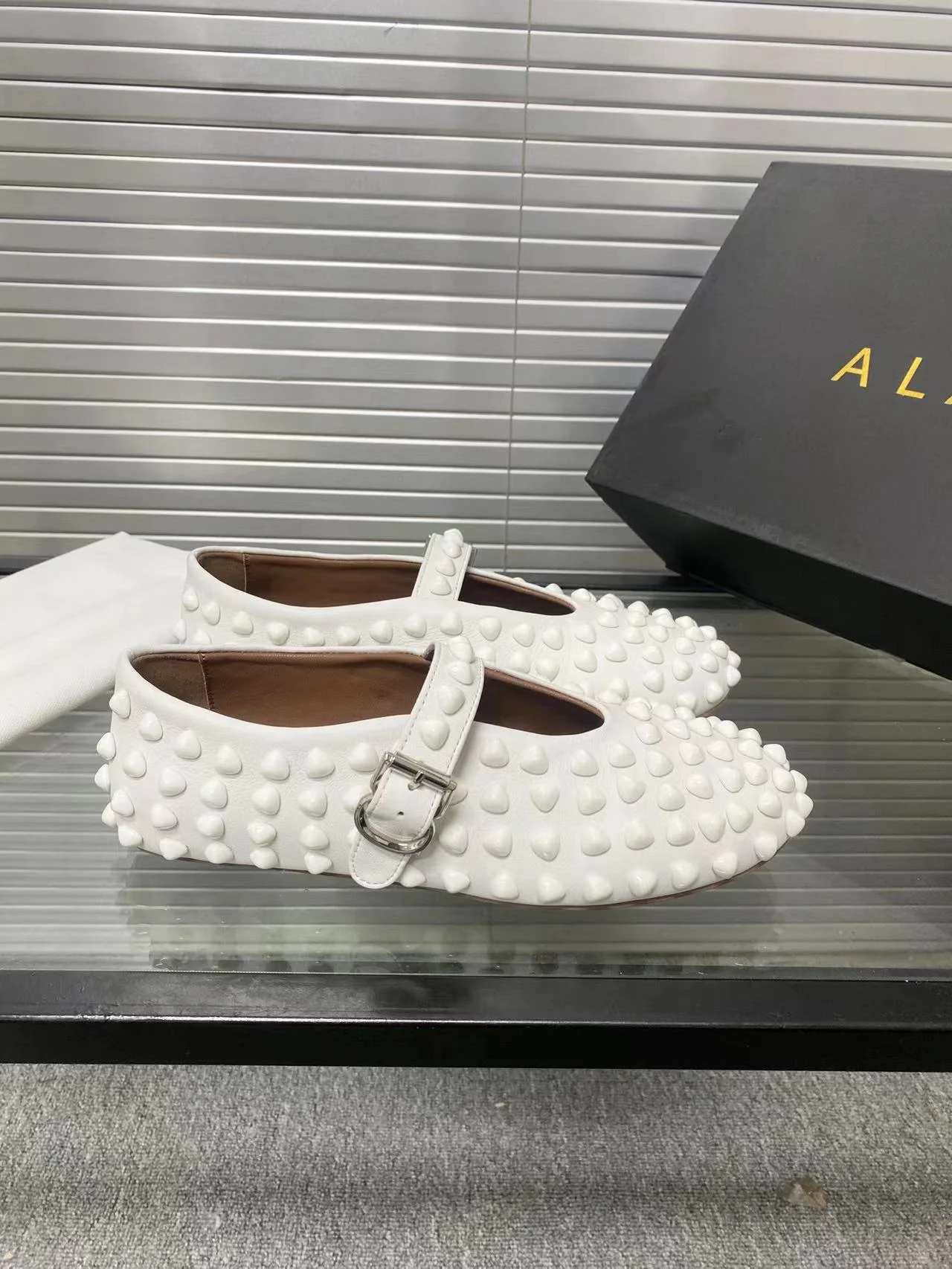 ALAIA Flats Leather White EU35-41 B90202609110465 - Image 4