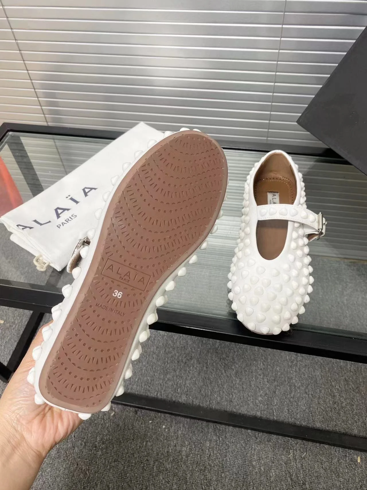 ALAIA Flats Leather White EU35-41 B90202609110465 - Image 9
