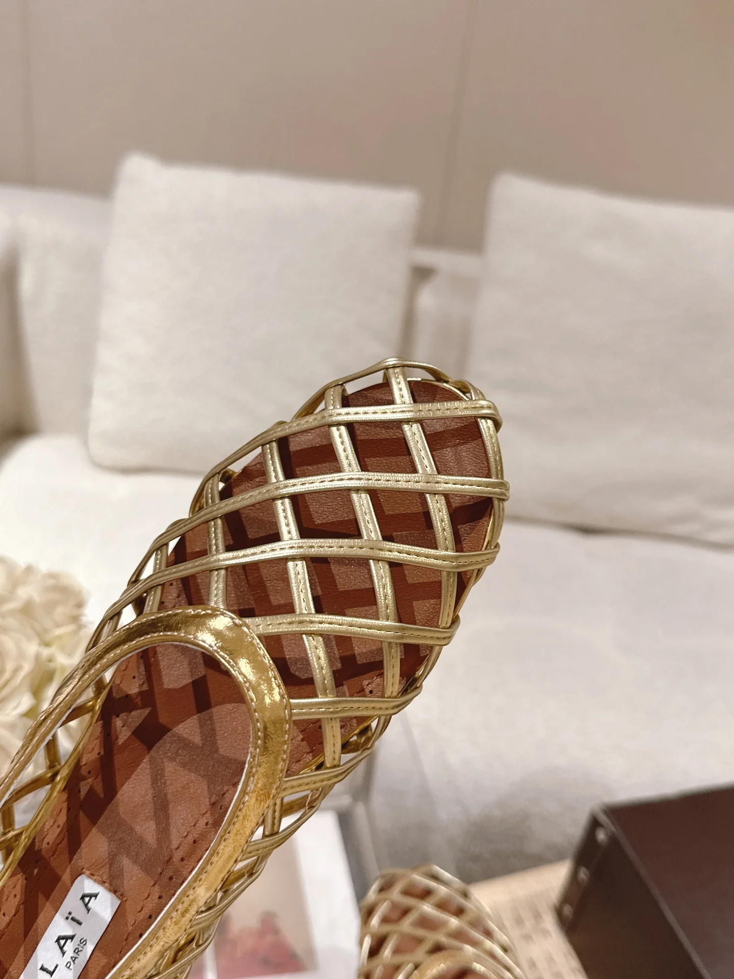 ALAIA Flats Patent Leather Gold EU35-40 B70202609110452 - Image 7