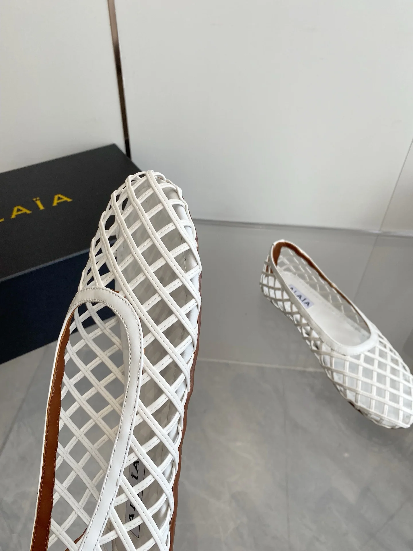ALAIA Flats Woven Fabric White-Brown EU35-39 B60202609110506 - Image 5