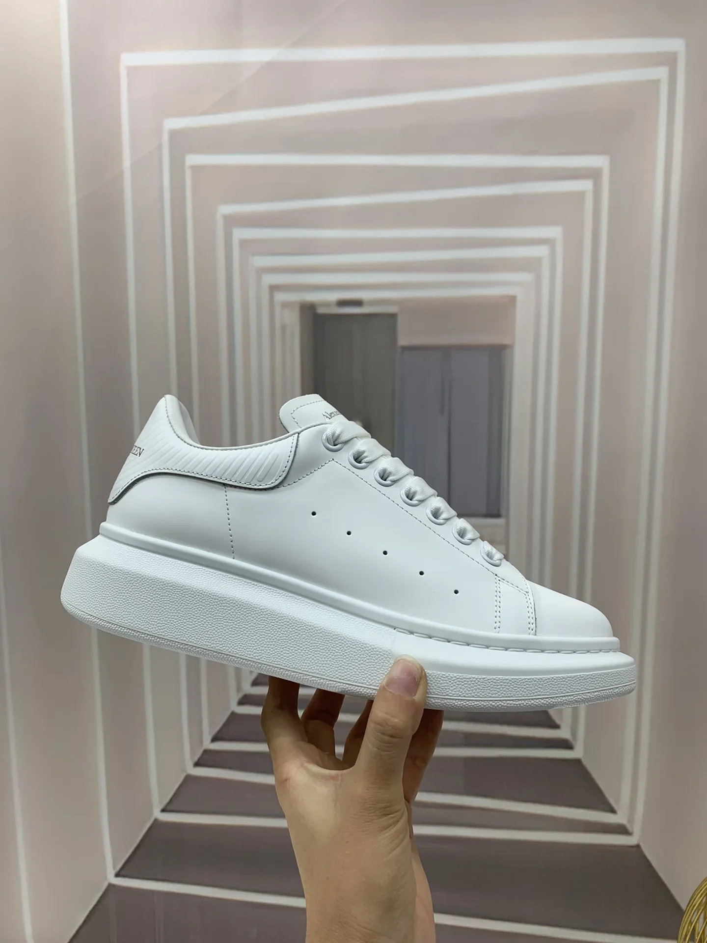 ALEXANDER MCQUEEN Sneakers Leather White EU34-46 B60202609111943