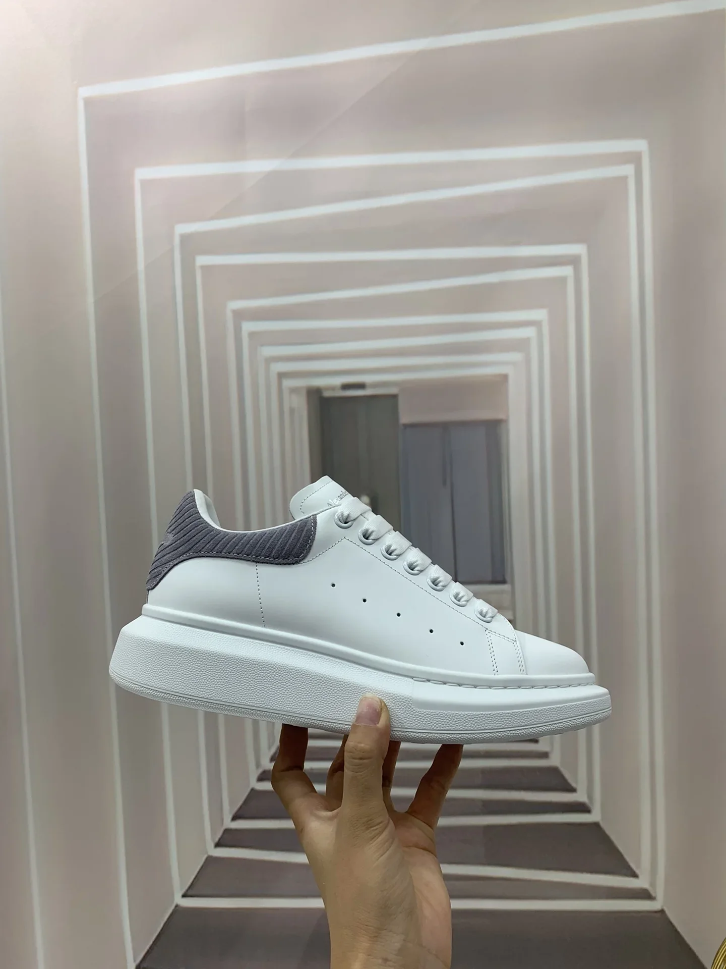 ALEXANDER MCQUEEN Sneakers Silk Leather White-Grey EU34-46 B60202609111947