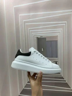 ALEXANDER MCQUEEN Sneakers White-Black B60202609111951