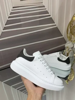 Alternative view of ALEXANDER MCQUEEN Sneakers White-Black B60202609111951