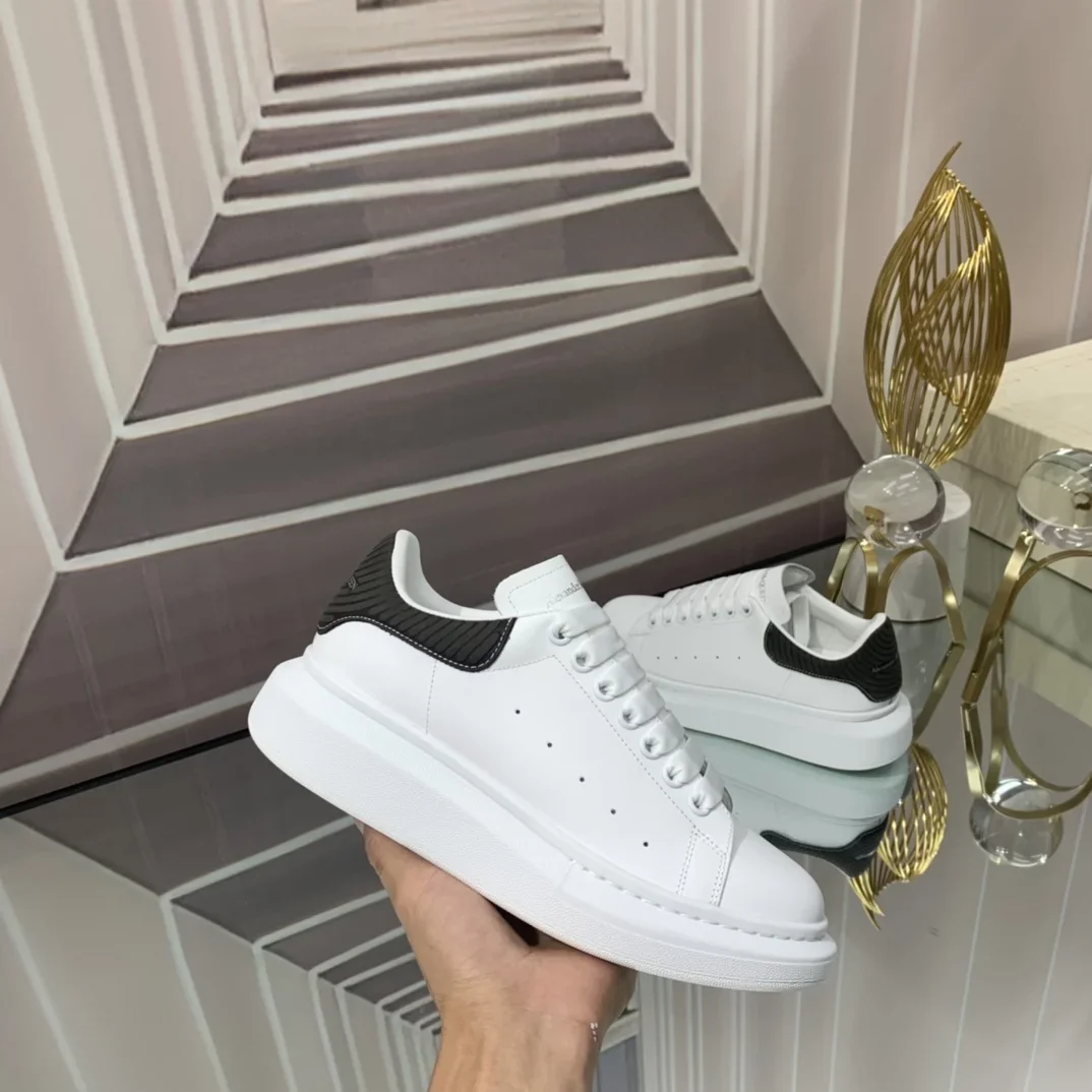 ALEXANDER MCQUEEN Sneakers White-Black B60202609111951 - Image 2