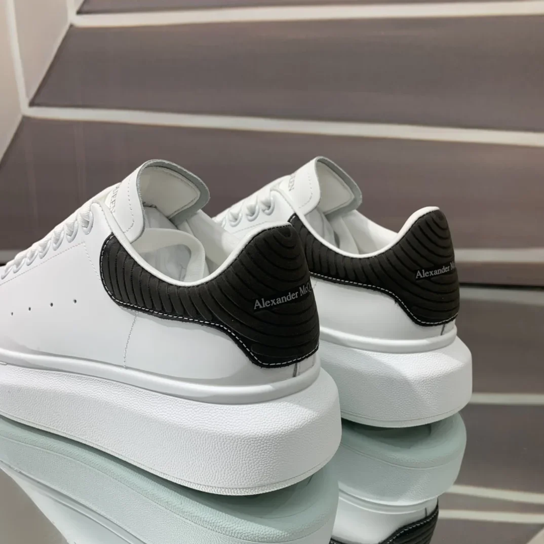 ALEXANDER MCQUEEN Sneakers White-Black B60202609111951 - Image 3