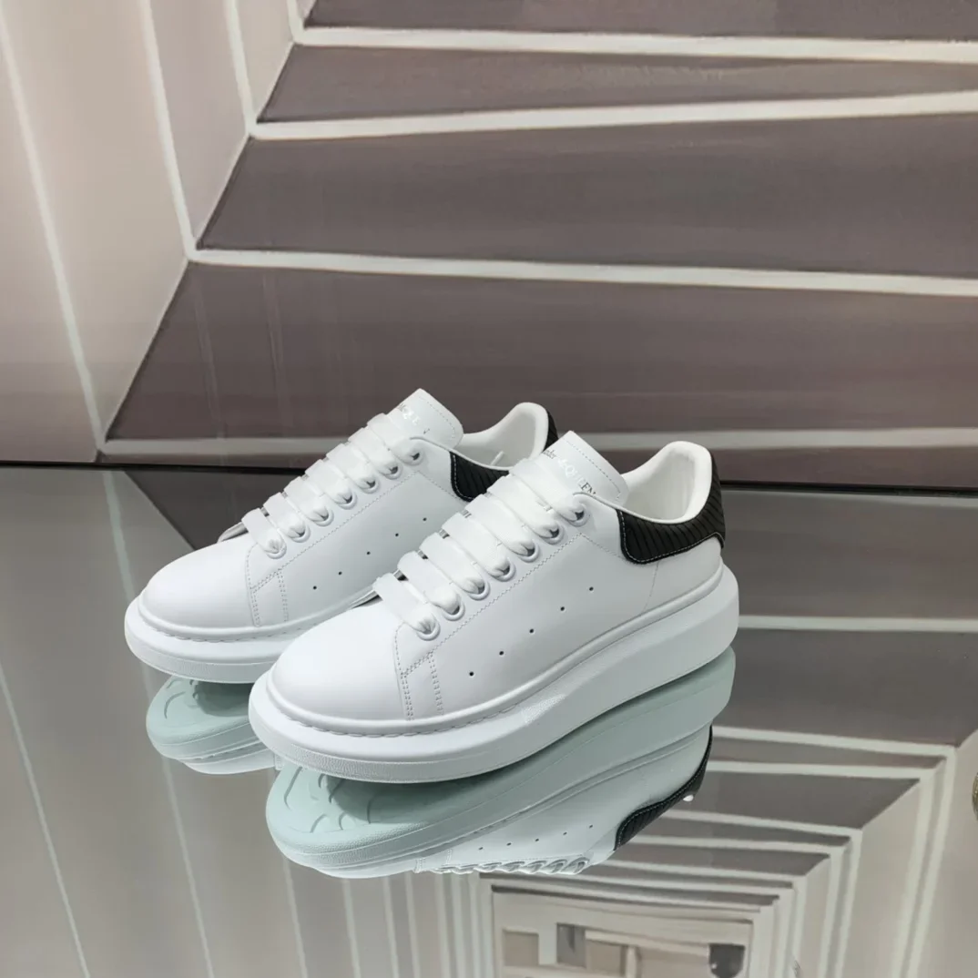 ALEXANDER MCQUEEN Sneakers White-Black B60202609111951 - Image 8